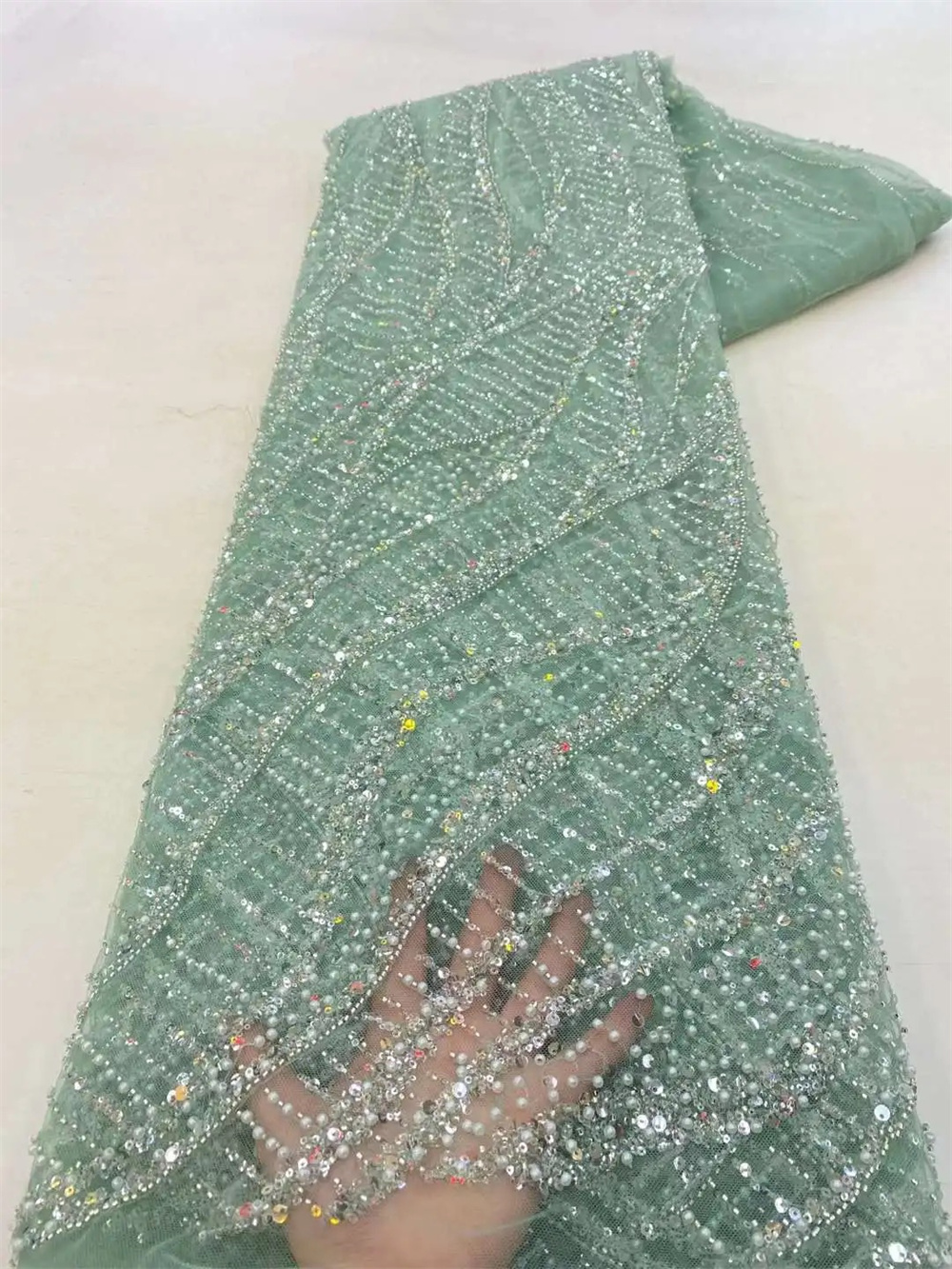 African Sequins Beaded Groom L - Glitter Tablecloth avaliação e preço